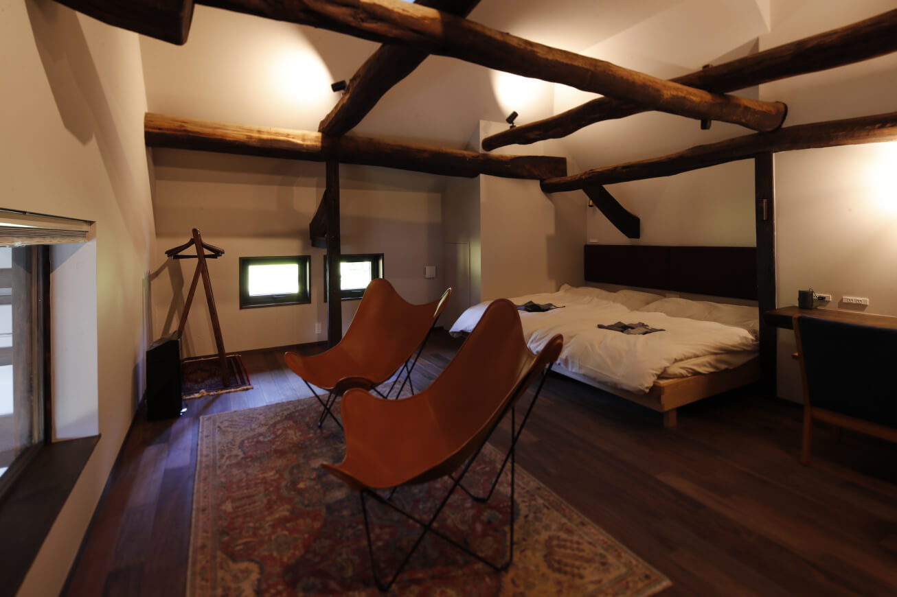 小屋裏のベッドルーム